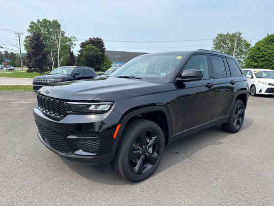 2025 Jeep Grand Cherokee LAREDO ALTITUDE