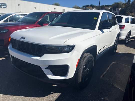 Jeep GRAND CHEROKEE LAREDO ALTITUDE 2025