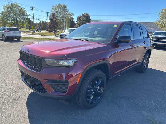 2025 Jeep Grand Cherokee LAREDO ALTITUDE