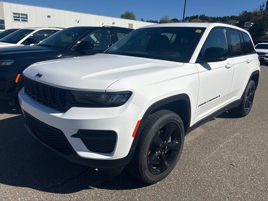 2025 Jeep GRAND CHEROKEE LAREDO ALTITUDE