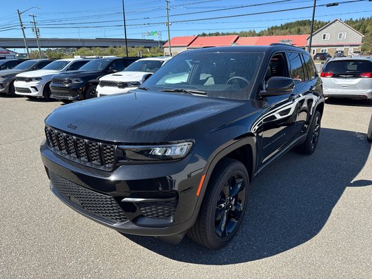 2025 Jeep Grand Cherokee LAREDO ALTITUDE