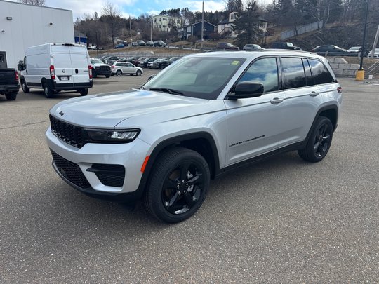 2025 Jeep Grand Cherokee LAREDO ALTITUDE