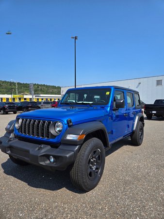 2026 Jeep Wrangler 4-Door SPORT