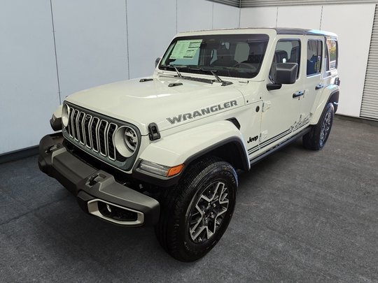 Jeep Wrangler 4-Door SAHARA 2026