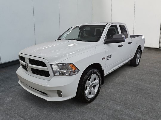 Ram 1500 Classic Express Quadcab 5.7L V8 4x4 2022