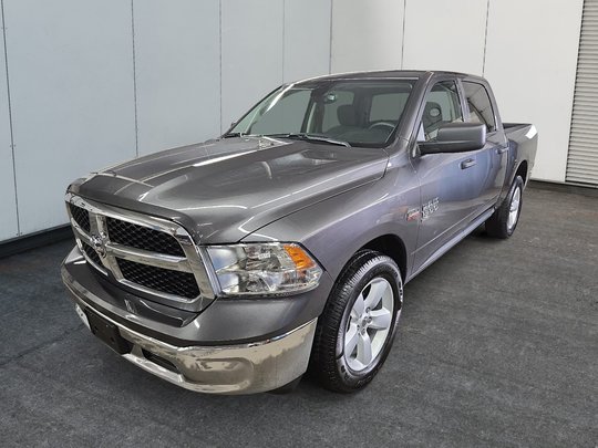 Ram 1500 Classic SLT CREW CAB 4X4 // V8 2022