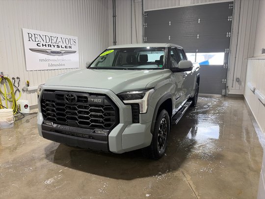 2024 . TUNDRA CREWMAX SR5 SR5
