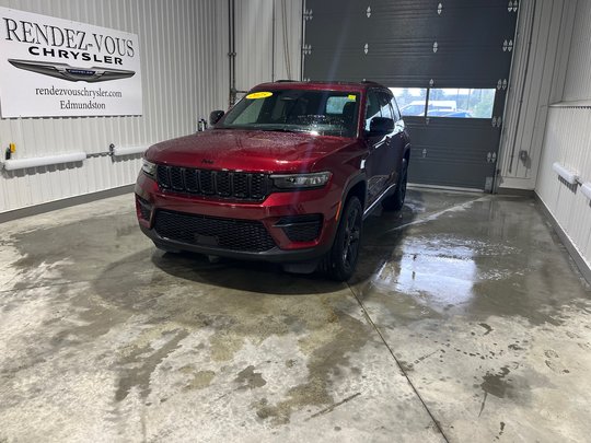 2025 Jeep Grand Cherokee LAREDO ALTITUDE