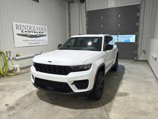 2025 Jeep Grand Cherokee LAREDO ALTITUDE