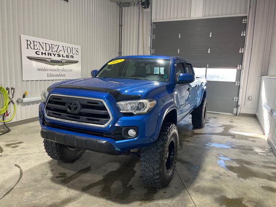 2017 Toyota TACOMA DBL CAB SR5/TRD