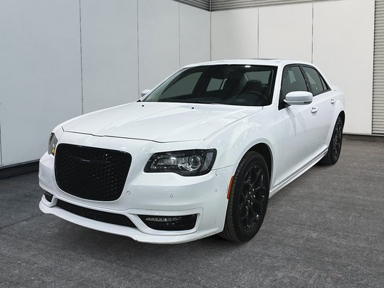 2023 Chrysler 300 300 Touring L
