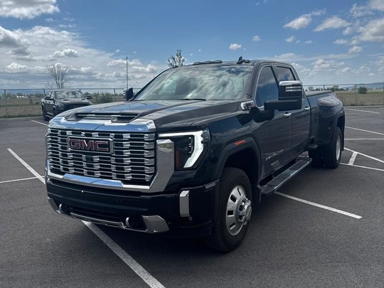 2024 GMC Sierra 3500HD Denali CrewCab 6.6L Diesel  Roues Doubles