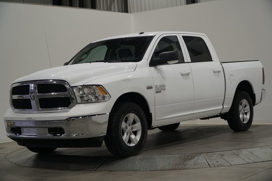 2022 Ram 1500 Classic SLT 5.7L V8 CREWCAB 4X4