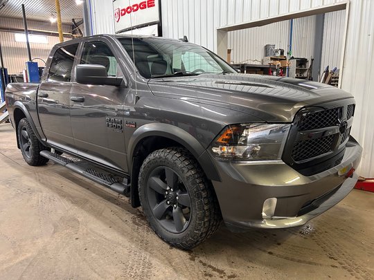 2020 Ram 1500 Classic Express 4x4 Crew Cab