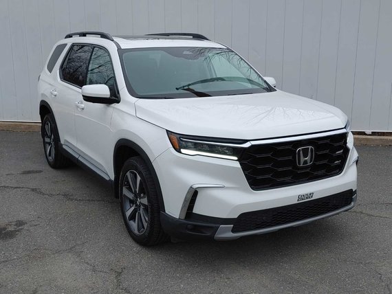 2024 Honda Pilot Touring | Leather | Roof | Cam | Warranty to 2029