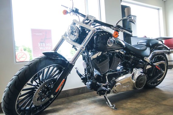 2017 HARLEY DAVIDSON FXSB SOFTAIL BREAKOUT
