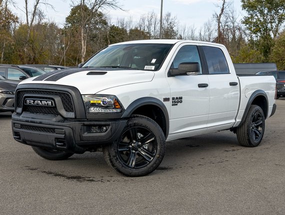 Ram 1500 Classic WARLOCK CREW V8 4X4 *SIEGES CHAUFF* CARPLAY *PROMO 2024