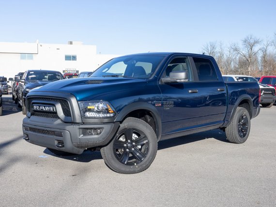 2024 Ram 1500 Classic WARLOCK CREW V8 4X4 *SIEGES CHAUFF* CARPLAY *PROMO