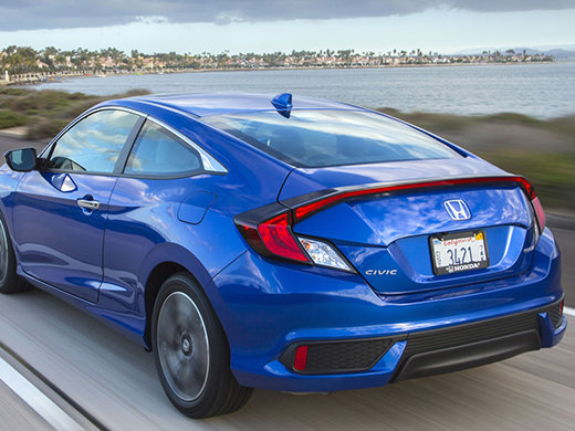 La Honda Civic Turbo aura une transmission manuelle!