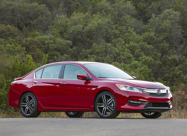 Honda Accord d’occasion : berline intermédiaire fiable