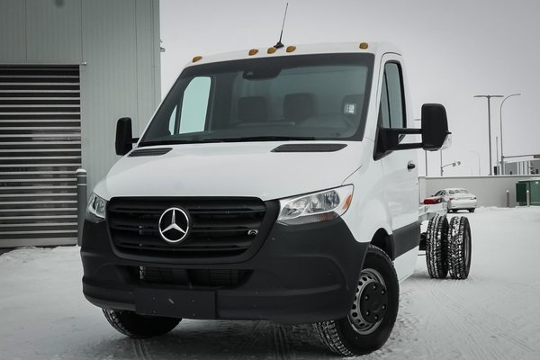 2023 Sprinter Cab Chassis: 170” Wheelbase; RWD (Stock # 23264958) Special Dealer discount $8,200⋆