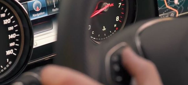 Qu’est-ce que : Nouvelle interface COMAND : le volant multifonction.