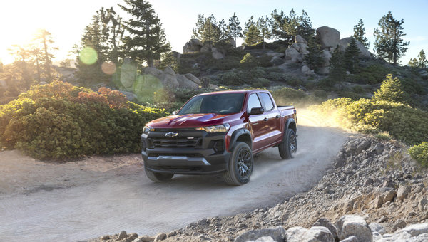 Le duel des camionnettes intermédiaires : Chevrolet Colorado 2026 vs GMC Canyon 2026