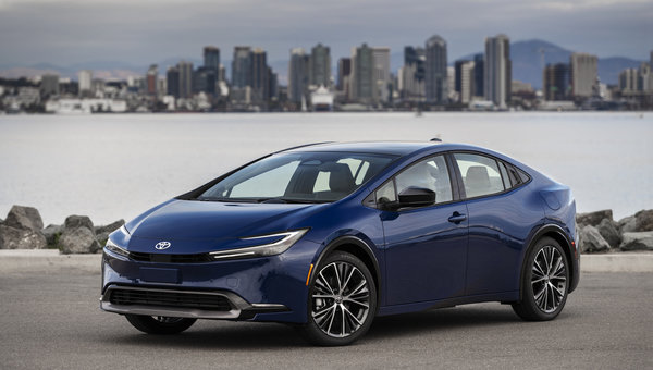 2024 Toyota Prius: A Hybrid for the Future, Built for Canada