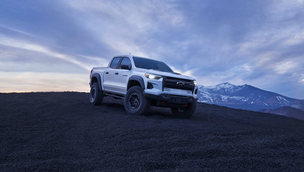 Le tout nouveau Chevrolet Colorado ZR2 Bison 2024 établit de nouvelles séries de performances tout-terrain.