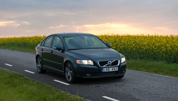 Why a Pre-Owned S40 is a Great Option for You