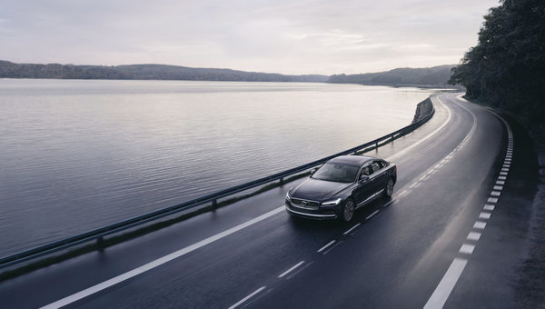 Luxury Electrified: The 2024 Volvo S90 Recharge Elevates the Sedan Experience