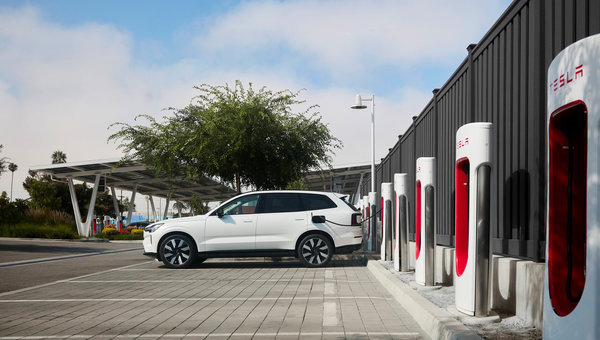 Volvo Expands Charging Network with Tesla Supercharger Access