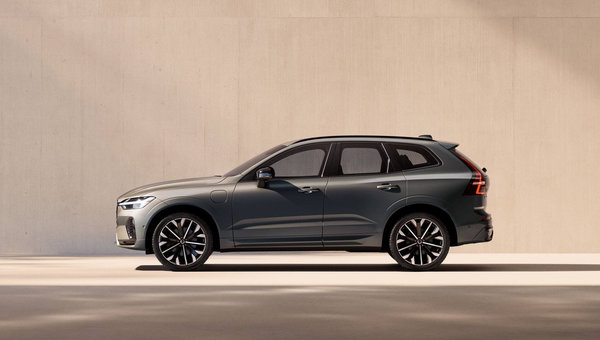 Volvo Unveils the Refreshed 2026 XC60 with Cutting-Edge Upgrades