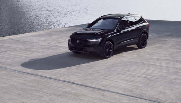 Standard 2025 Volvo XC60 versus Black Edition: Style Differences That Matter