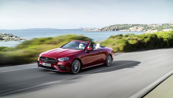 A comprehensive range of enhancements for the E-Class Coupe and Cabriolet