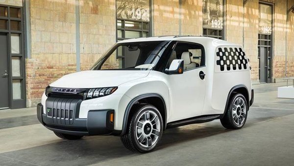 Le véhicule concept utilitaire urbain Toyota U2 est présenté pour la première fois à un salon automobile à Toronto