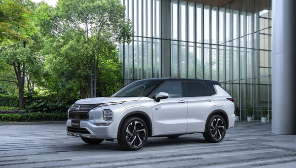 Exploration du Mitsubishi Outlander PHEV 2023 : le summum de la technologie hybride rechargeable