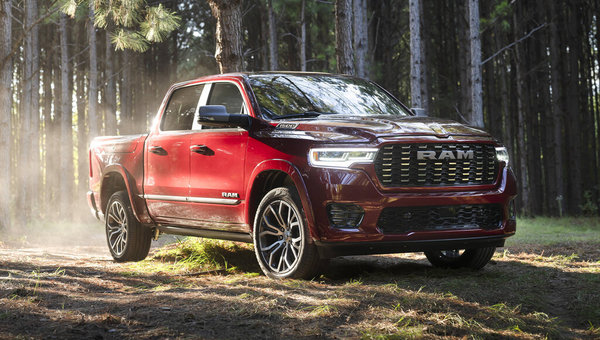 Découvrez la Nouvelle Gamme de Camionnettes RAM 1500 2025 chez Performance Laurentides