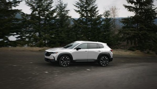Le tout nouveau Mazda CX-50 hybride : Une révolution électrifiée pour les amateurs de conduite au Canada