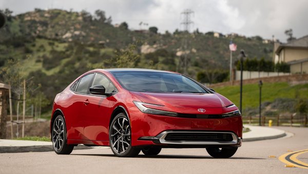 Prius hybride branchable 2026 : un véhicule adapté aux réalités rurales du Québec ?