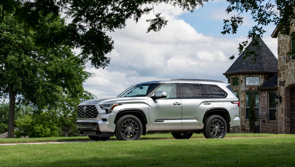 Toyota 4Runner 2025 vs Sequoia : Comparaison de capacité, d’espace et de prix