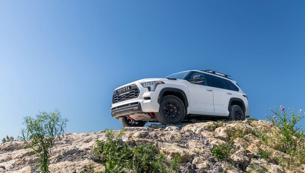 Toyota Sequoia TRD Pro ou 4Runner Trailhunter : quel VUS hors route est fait pour vous?