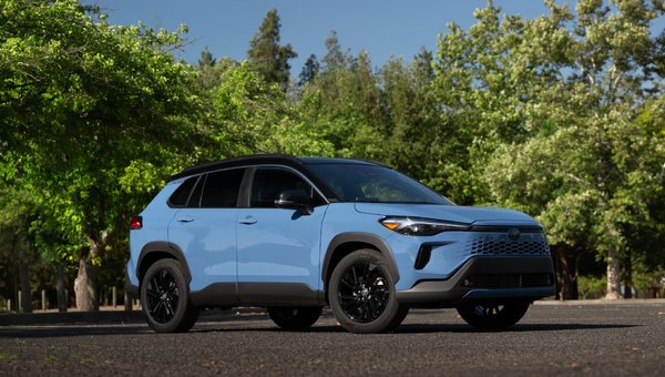 Toyota Corolla Cross hybride 2026 : le petit VUS compact qui maîtrise l’automne au Saguenay–Lac-Saint-Jean