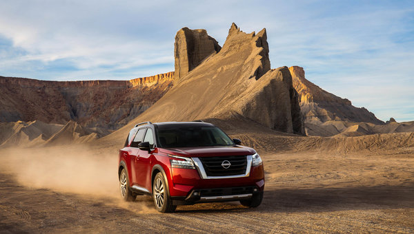 Rugged Meets Refined: Dissecting the 2024 Nissan Pathfinder's Dominance Over the CX-90