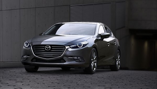 La nouvelle Mazda3 2017 s’approche de Montréal