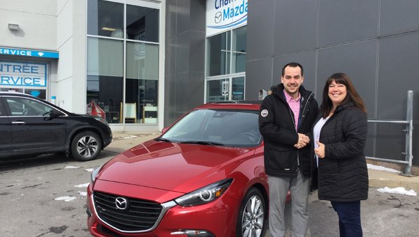 Félicitations à Mme Bolduc pour l’achat de son Mazda 3 2018, Chambly Mazda