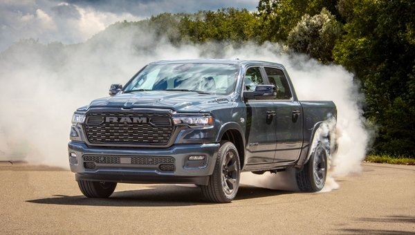 The Legend Returns: 5.7L HEMI V8 Now Available on the 2026 Ram 1500