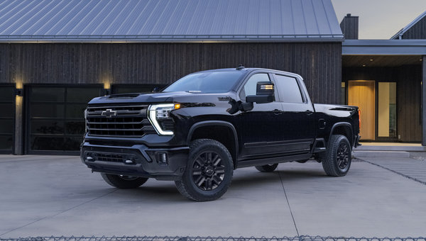 Guide du Silverado HD 2026 pour le remorquage de motoneiges en Estrie