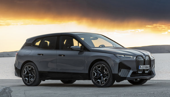 The 2022 BMW iX xDrive50 Review