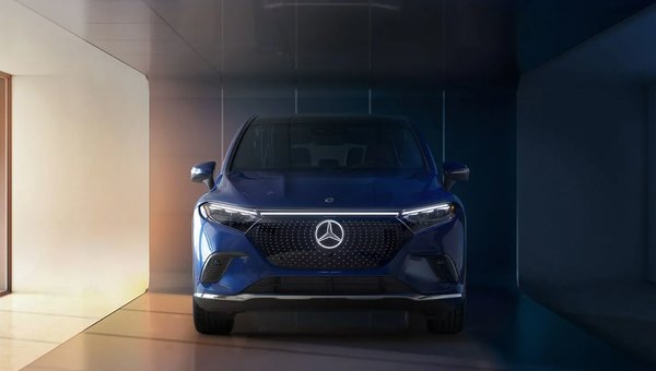 2023 EQS SUV | Now available in Vancouver